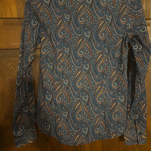Cinch button up long sleeve Fun paisley pattern! - Picture 2 of 3